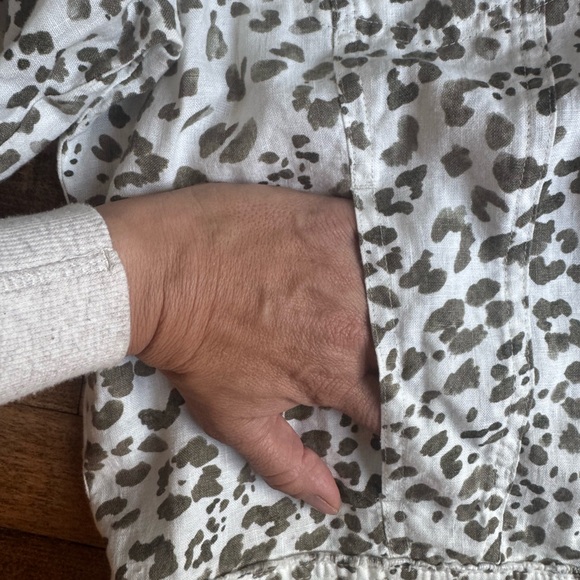Tommy Bahama Linen Leopard Print Lightweight Waist Length Jacket Size Large - Picture 13 of 16